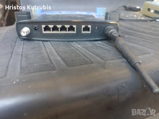 Ретро Рутер Linksys WRT54G / WRT54GL – Легендарен модел, снимка 5 - Рутери - 55009483