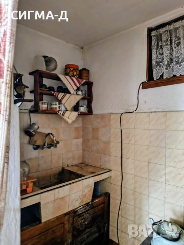 Панорамен имот в Батово - дом сред зелени склонове , снимка 8 - Къщи - 55102814