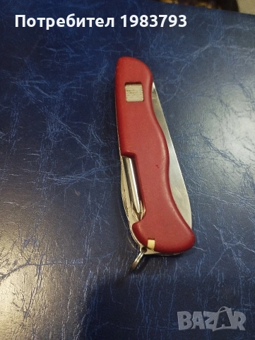 Голям Victorinox Adventurer със стопиращ бутон., снимка 7 - Ножове - 54709912