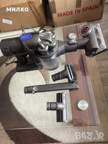 Акумулаторна прахосмукачка DYSON V-6, снимка 3 - Прахосмукачки - 55048961