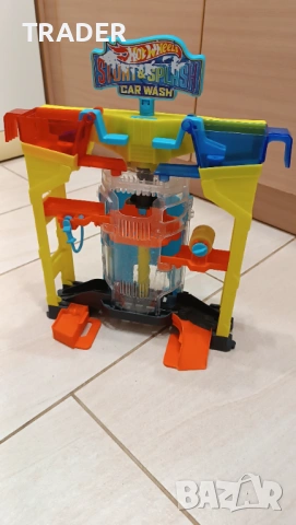 Hot Wheels® Stunt Splash Car Wash™ автомивка Хот Уилс