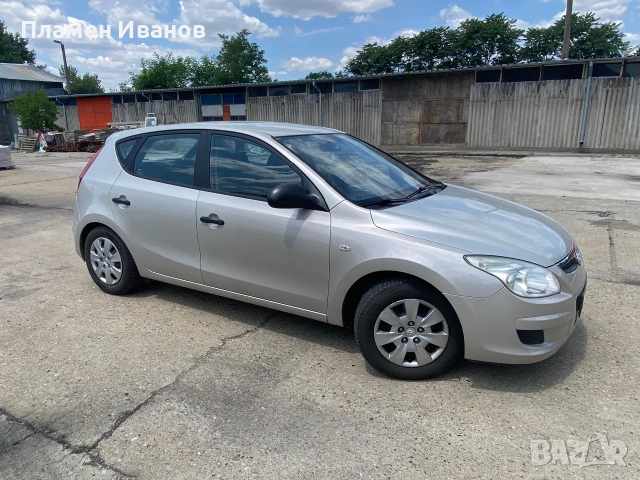 Hyundai I30 1.6 CRDI, снимка 3 - Автомобили и джипове - 55178674