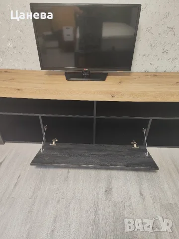 TV шкаф 180 х 41.5 х 55 см., снимка 3 - Шкафове - 55646152