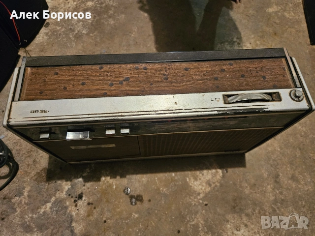 Радиокасетофон Philips, снимка 2 - Радиокасетофони, транзистори - 55043460