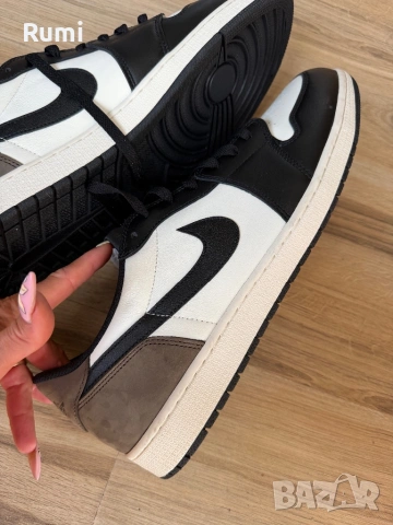 Оригинални нови кецове Jordan 1 Retro Low OG! 52,5 н, снимка 13 - Кецове - 54803489