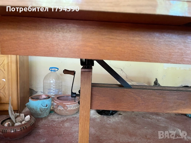 Дървена маса с повдигащ се механизъм, снимка 2 - Маси - 55068826