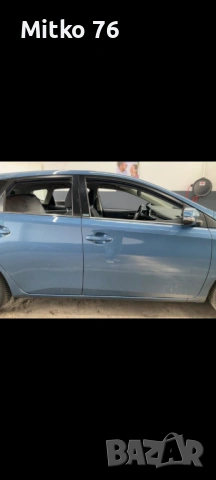 Тойота Аурис , снимка 3 - Автомобили и джипове - 54753099