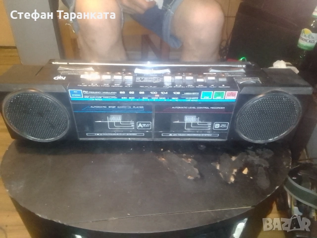 радио касетофон който си работи нормално на радио 