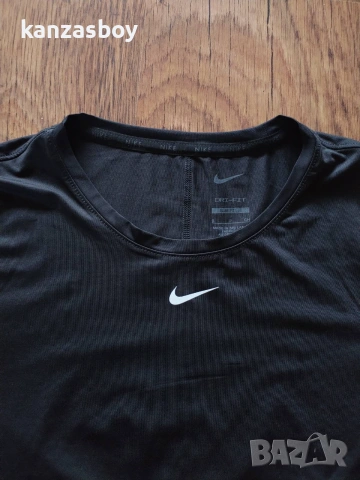 nike dri fit - страхотна дамска тениска С КАТО НОВА, снимка 3 - Тениски - 55252534