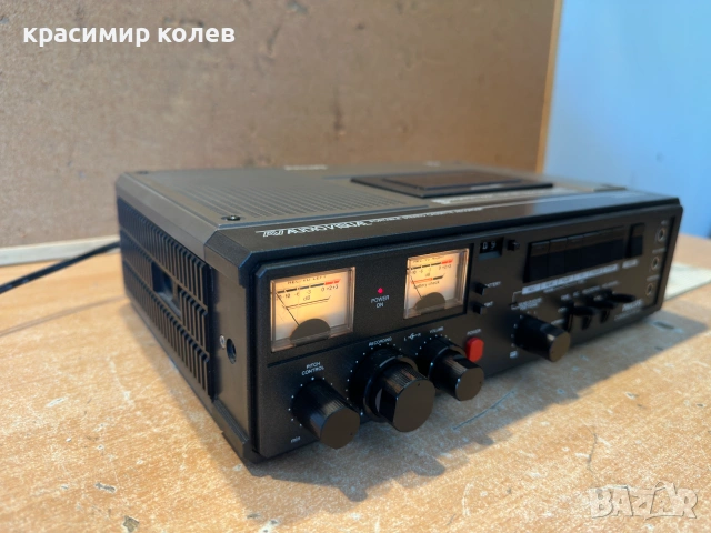 висок клас преносим стерео касетофон и рекордер"Philips D6920 MK2 AV (Audio Visual)", снимка 4 - Радиокасетофони, транзистори - 55001407