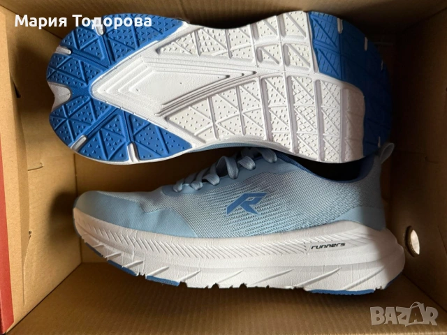 Продавам чисто нови дамски маратонки за бягане (runners)