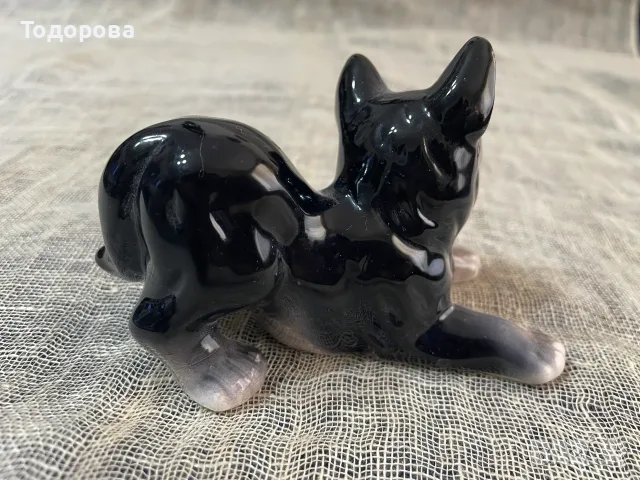 Малка порцеланова фигурка на куче, снимка 3 - Антикварни и старинни предмети - 55678733