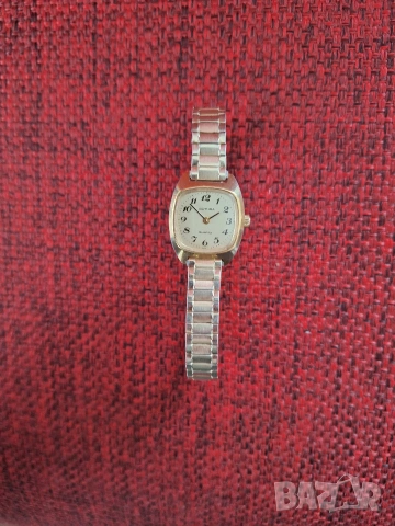 Позлатен дамки винтидж часовник GÜTHRA, снимка 2 - Дамски - 54014441