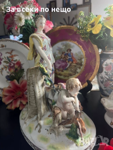 Sitzendorf Germany  Circa 1904 “ Дамата с херувим и куче” Код P2253, снимка 7 - Колекции - 54241563
