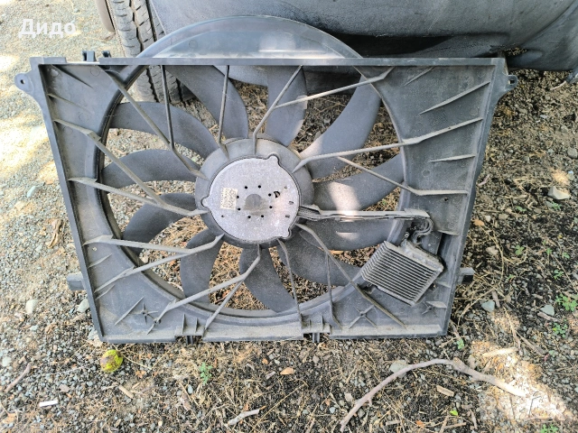 перка на радиатор Mercedes cl500 фейслифт , снимка 2 - Части - 55183859