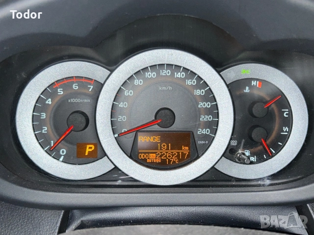 Toyota RAV4 2.2D 4x4 AC, снимка 13 - Автомобили и джипове - 54251205