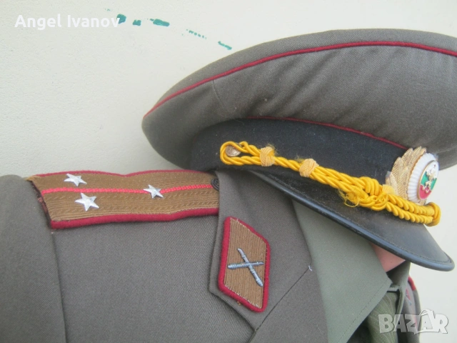 Офицерска униформа от соца, снимка 5 - Антикварни и старинни предмети - 54180933