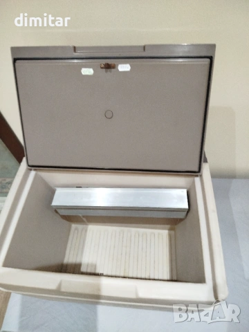 Къмпинг хладилник ELECTORLUX 12 V /220 V/ GAZ , снимка 4 - Хладилни чанти - 54685834