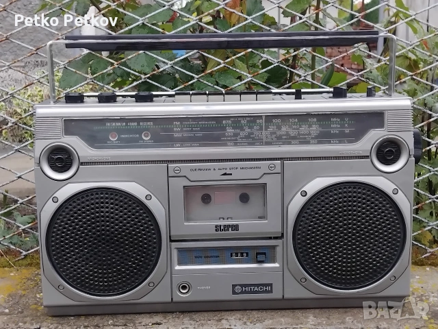 Продавам Касетофон ( Hitachi trk-8000Е JAPAN) 