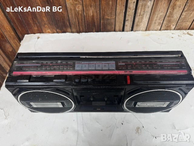 Радио касетофон Philips d8043, снимка 3 - Радиокасетофони, транзистори - 54917862