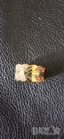 Mарков дамски пръстен  GUESS