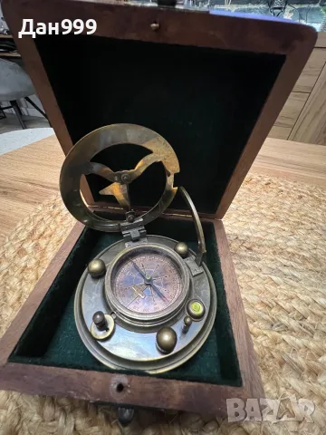 Компас със слънчев часовник Gilbert & Sons, снимка 4 - Морски сувенири - 55356436