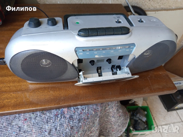 philips AQ 5150/oos фм радио/касетофон топ състояние, снимка 2 - Радиокасетофони, транзистори - 54172917