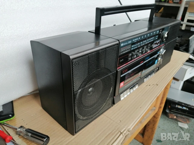 Радиокасетофон Electronic RR5567, снимка 10 - Радиокасетофони, транзистори - 54053080