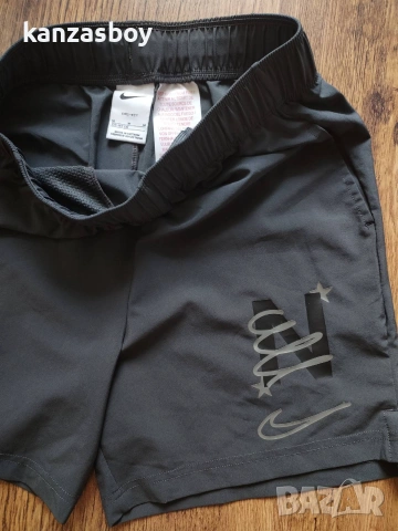 nike - страхотни юношески шорти 137-147см. 