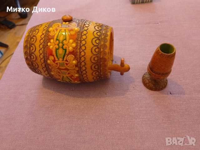 Дървено буре от соца ново пирографирано 18х13см с чаша дървена подарък