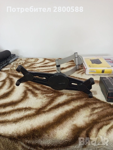 Стойка за телевизор и таблет, снимка 5 - Стойки, 3D очила, аксесоари - 54015655