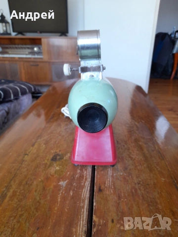 Стар прожекционен апарат Пионер 2, снимка 2 - Антикварни и старинни предмети - 53988771