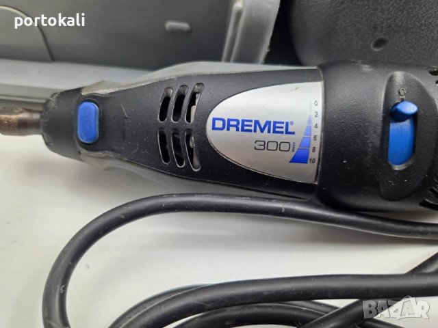 Мултишлайф шлайф инструмент Dremel 300 + куфар, снимка 4 - Куфари с инструменти - 55263611