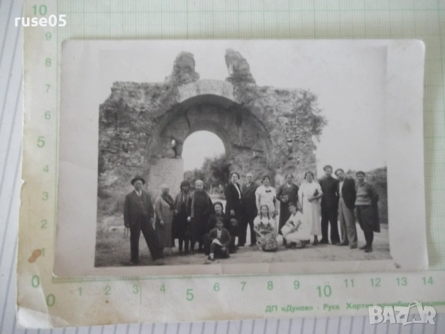 Снимка на група пред "Камилите" Хисаря стара