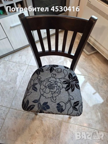 Дървени столове - 4 бр.