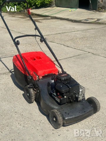 Бензинова самоходна косачка Briggs&Stratton , снимка 2 - Градинска техника - 54494746