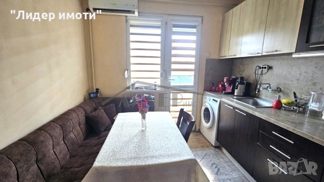 2-стаен панел - 65 кв.м. до Панаира, снимка 9 - Апартаменти - 55202341
