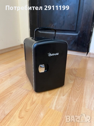 Мини хладилник AstroAI на 12V и 220V, снимка 2 - Хладилници - 54602259