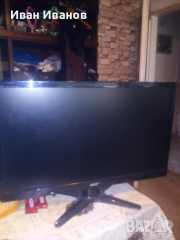продавам LCD монитор