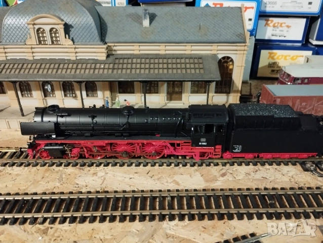 Парен локомотив Roco BR01 HO 1/87, снимка 5 - Колекции - 54396696