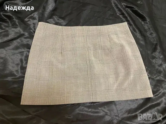 Къса пола Bershka, снимка 2 - Поли - 54444837
