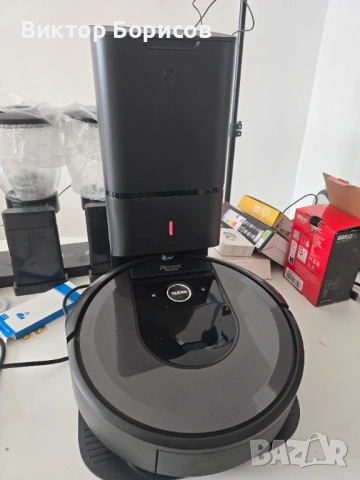 Прахосмукачка робот iRobot Roomba i7+ с WiFi и автономно изпразване на боклука в Clean Base™
