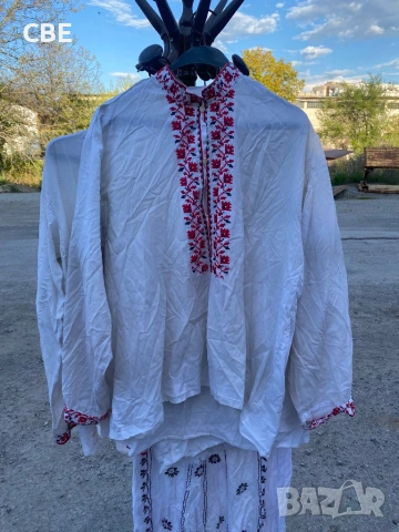 Риза с червена бродерия