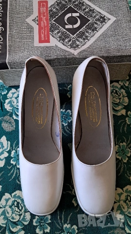 Дамски обувки