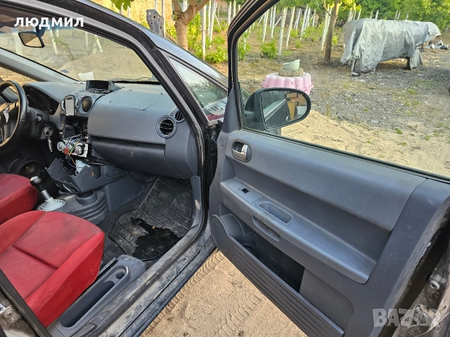 mitsubishi colt 1.5 2004, снимка 7 - Автомобили и джипове - 54647352