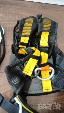 сбруя petzl височинна работа катерене алпинизъм, снимка 6 - Други спортове - 55230559