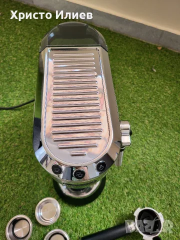 Кафемашина с ръкохватка DeLonghi Dedica EC685.W Делонги , снимка 12 - Кафемашини - 55569891