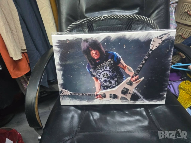 Michael Angelo Batio с неговата Dean Double Guitar картина, снимка 2 - Китари - 54555528