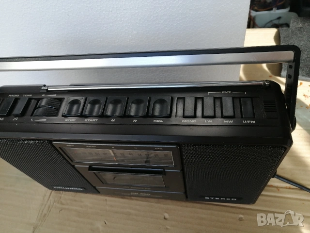 Радиокасетофон GRUNDIG RR 450, снимка 4 - Радиокасетофони, транзистори - 54603088