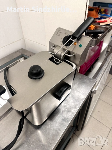 2 бр. професионални фритюрници METRO Professional 2.5kW – настолни, снимка 2 - Обзавеждане на кухня - 54097172